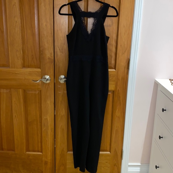 TOPSHOP Lace Keyhole Playsuit - Picture 3 of 7